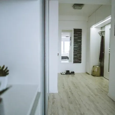 City Studio Apartment Apartamento Piest'any